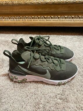 Nike React Elements Olive Green and White trainers Sneakers Size 6.5